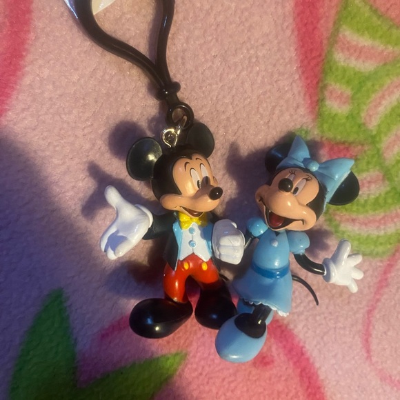 Disney Mickey and Minnie Key Chain - Picture 3 of 3